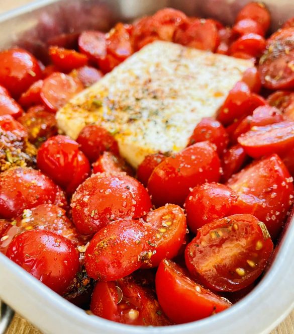 Pasta mit Ofen Feta und Tomaten