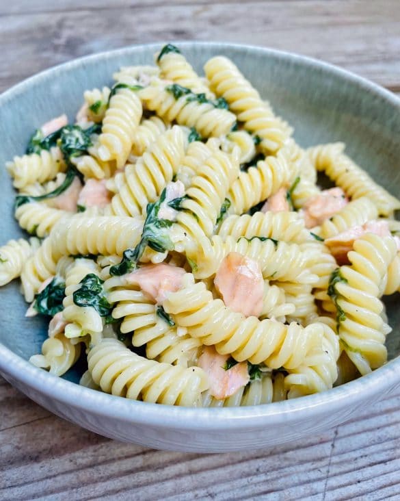 Pasta mit Lachs und Spinat